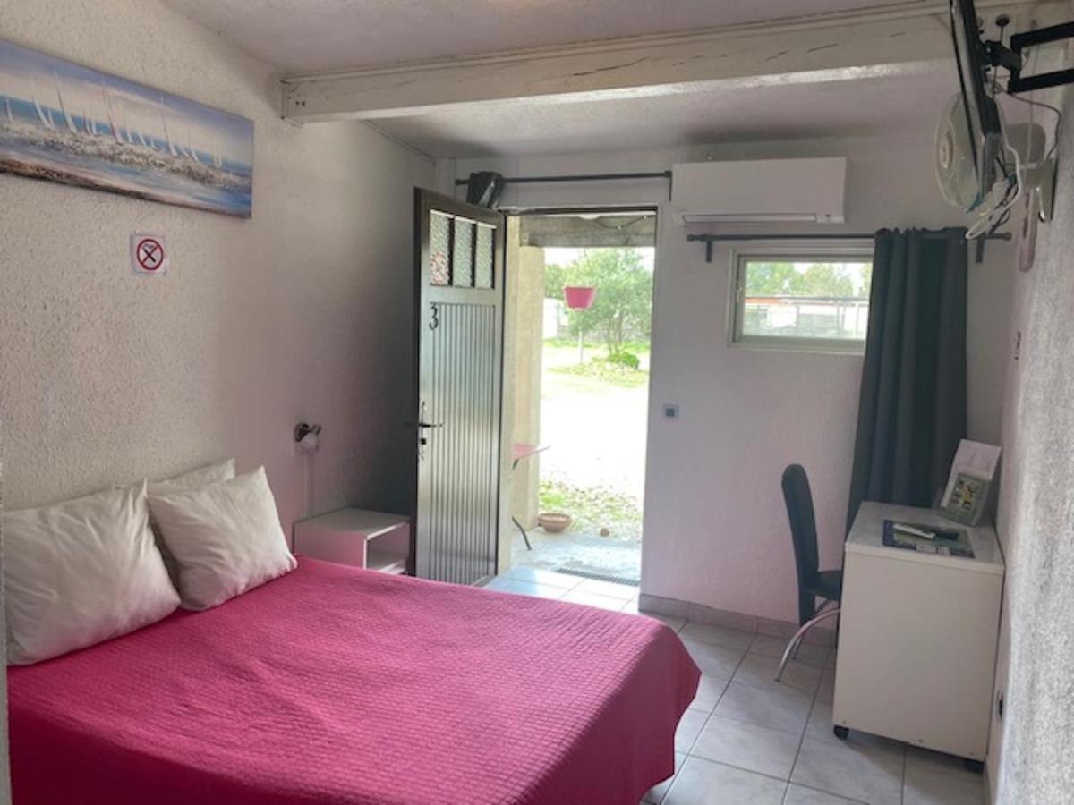 Logis Hotel La Chaumiere Marseillan  Εξωτερικό φωτογραφία