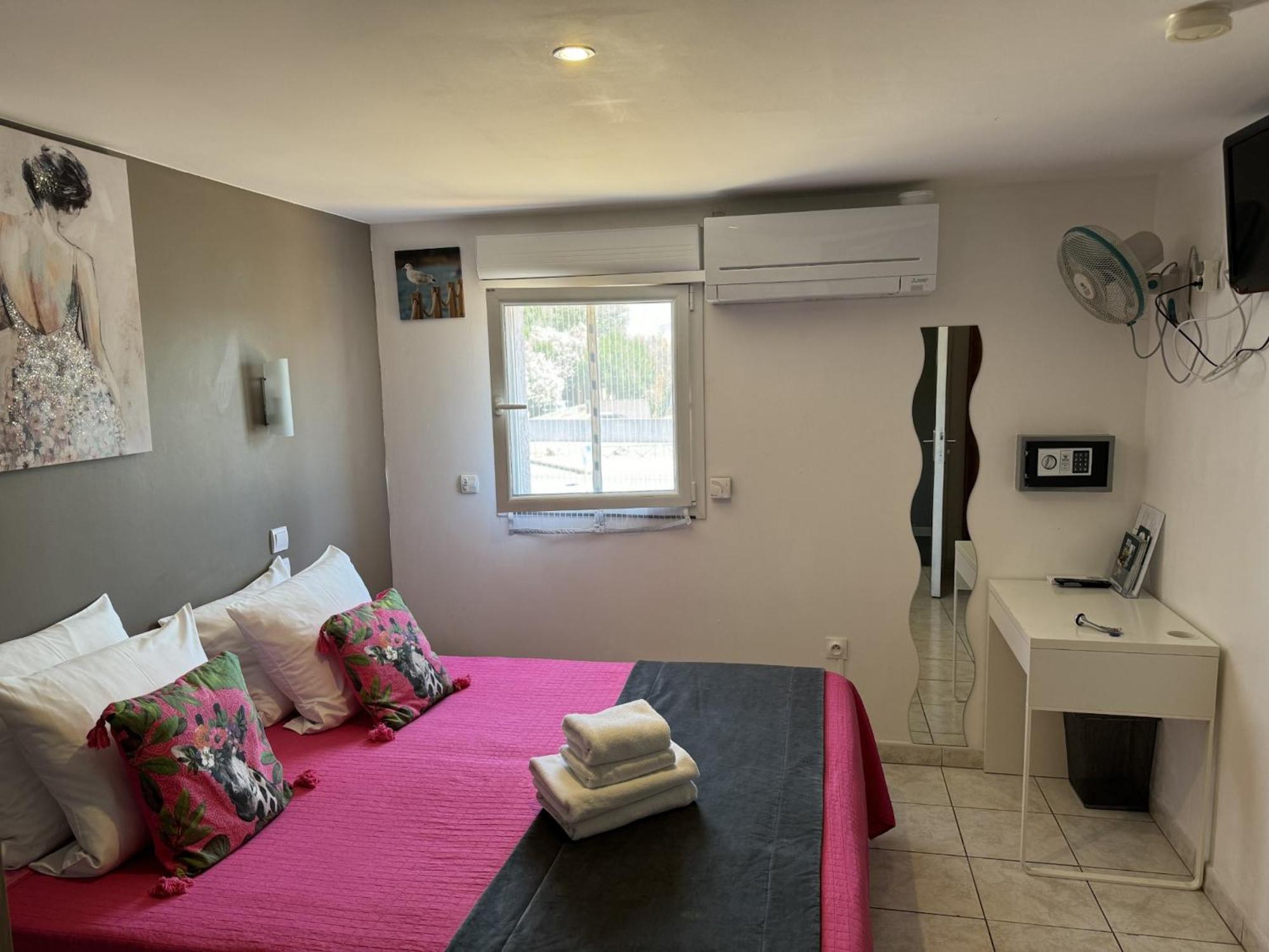 Logis Hotel La Chaumiere Marseillan  Εξωτερικό φωτογραφία