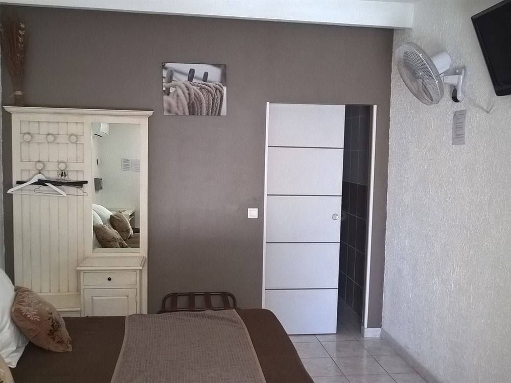 Logis Hotel La Chaumiere Marseillan  Εξωτερικό φωτογραφία