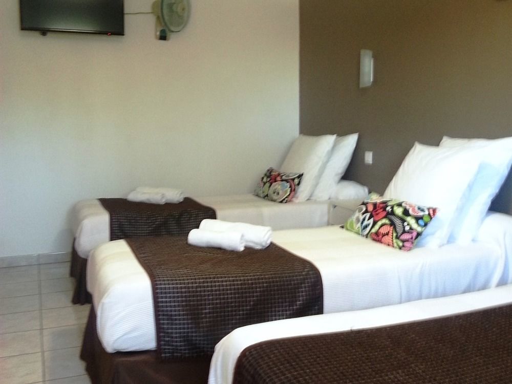 Logis Hotel La Chaumiere Marseillan  Εξωτερικό φωτογραφία